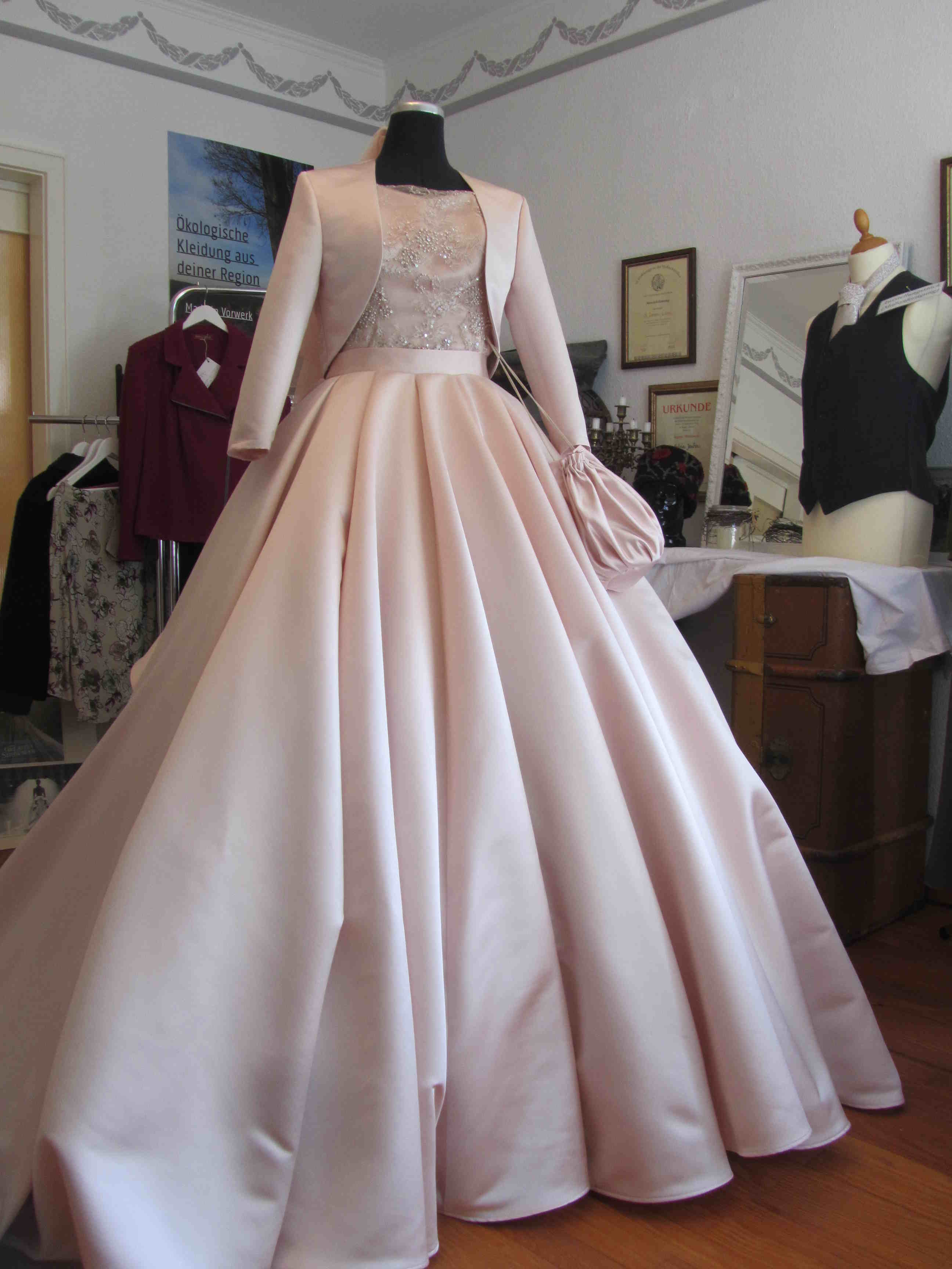 Rosé Brautkleid